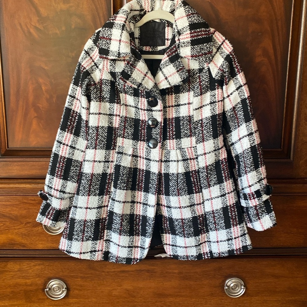 JouJou plaid coat size small. Perfect for holiday occasions!!